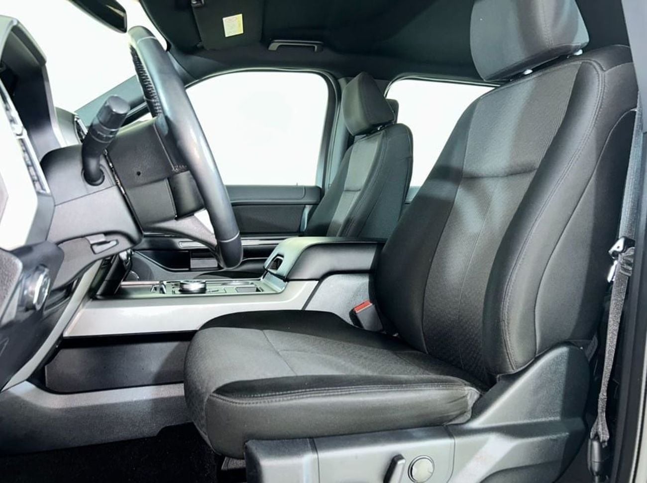 Ford Expedition XLT XT021 / AL TAYER MOTORS AL QOUZ SHOWROOM