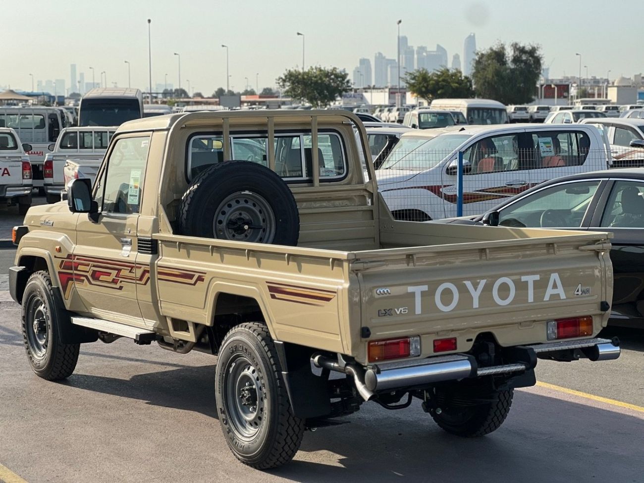 Toyota Land Cruiser Pick Up SC 4.0L TOYOTA LAND CRUISER 4.0L Pick-up 4WD 2025