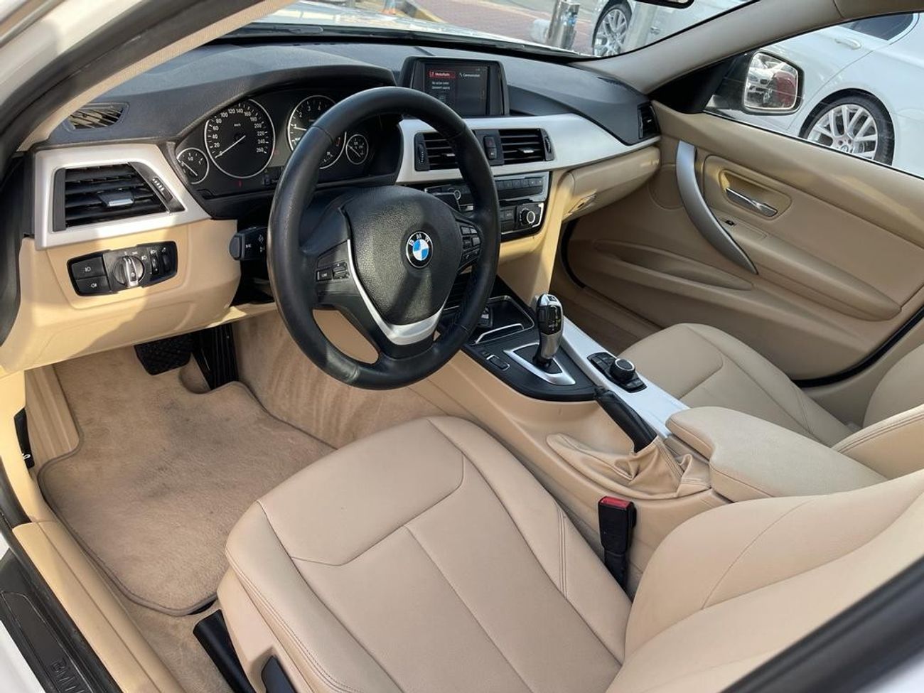 BMW 320i Exclusive BMW 320 _GCC_2018_Excellent Condition _Full option