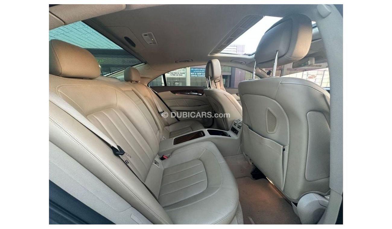 مرسيدس بنز CLS 500 مرسيدس سي ال اس 500 Std موديل : 2012  -8 سلندر _محول 63  ايه ام جي بالكامل  السعر : 47,000 درهم  الم