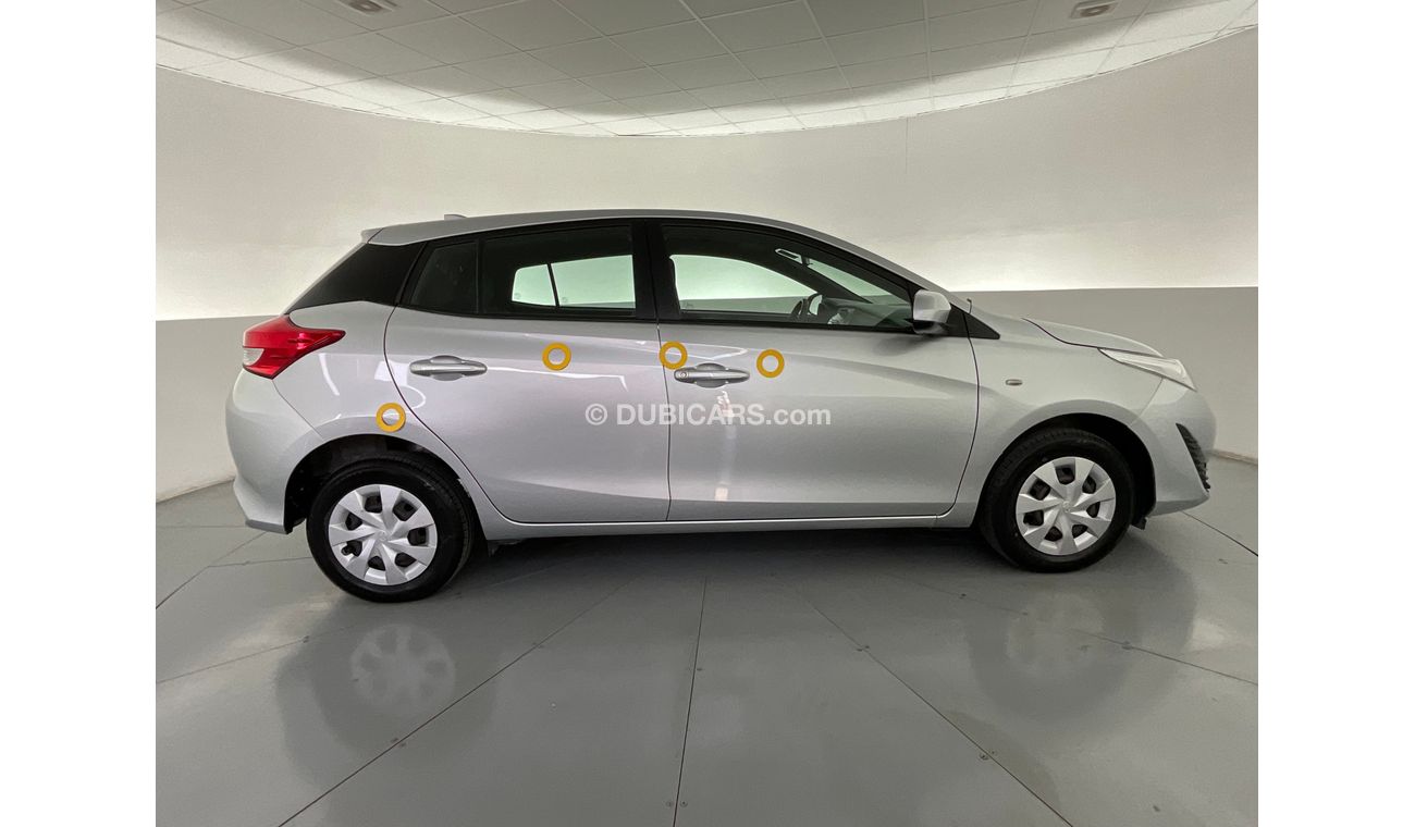 Toyota Yaris SE / E