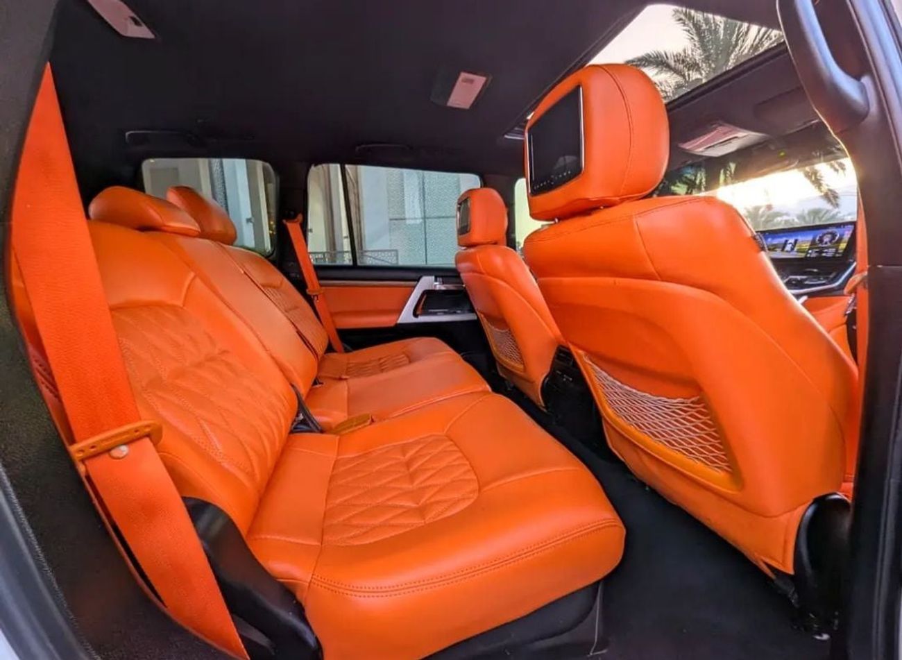 تويوتا لاند كروزر Toyota landcruise 2015Model GXR Top Full option Facelifted 2026 4.0L v6 petrol Engine Colour White p