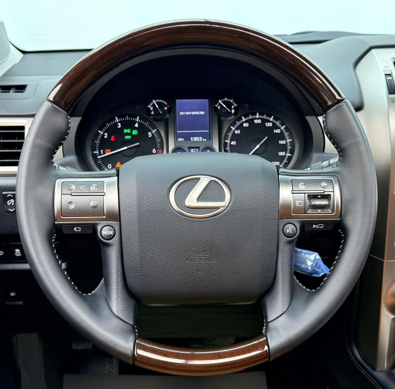 لكزس GX 460 2019 Lexus GX460 Platinum, Warranty, Very Low Km, Mark Levinson Sound System, Fully Loaded, GCC