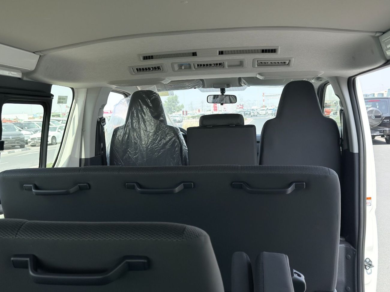 تويوتا هاياس 2025 Toyota Hiace Standard-Roof 15-Seater 2.7L 4-Cyl Petrol M/T RWD (Old-Shape) Export Only