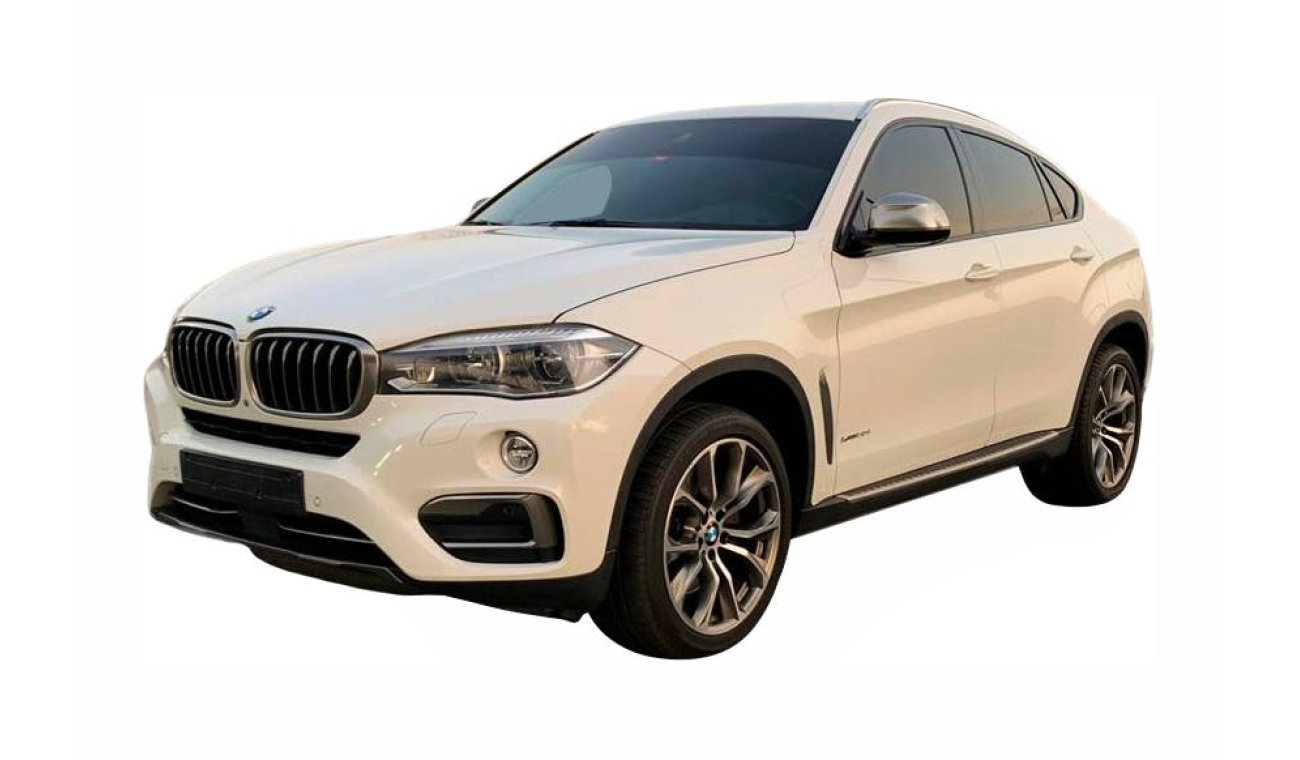 بي أم دبليو X6 XDrive50i 4.4L 2015 Model with GCC Specs