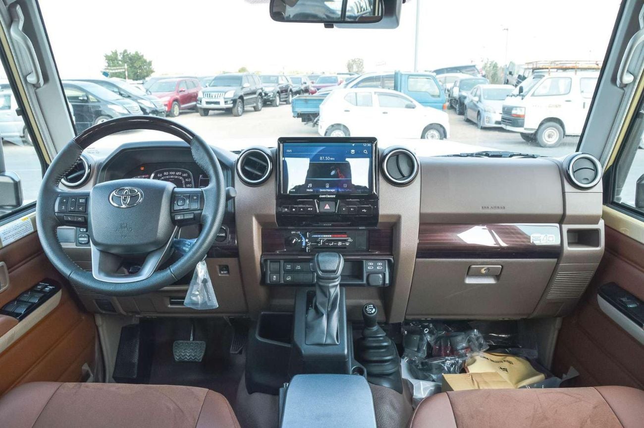 تويوتا لاند كروزر بيك آب TOYTOA LAND CRUISER 79 4.0L 4WD AT DC PICKUP 2025