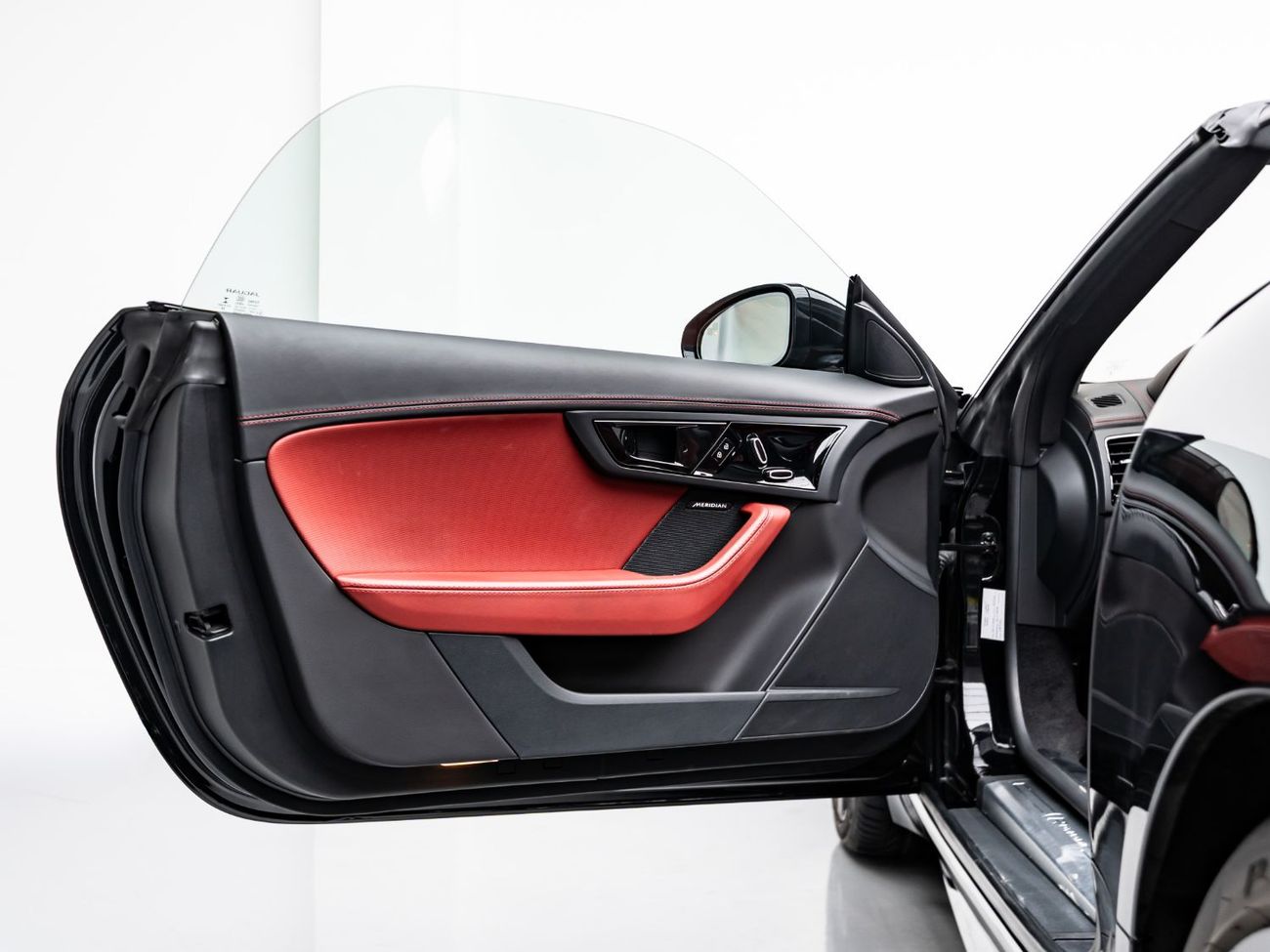 جاكوار F Type R-Dynamic 3.0L (377 HP) Convertible