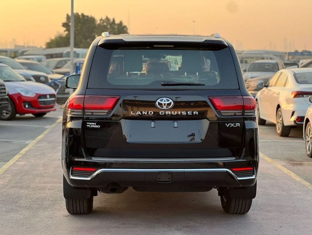 Toyota Land Cruiser TOYOTA LAND CRUISER VXR  (300 SERIES) 3.5 L 4WD