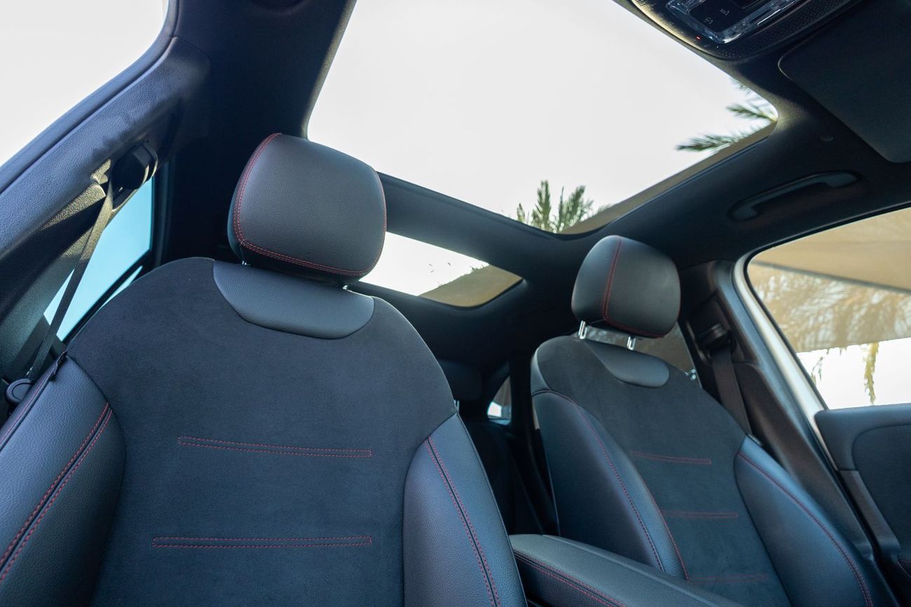 Mercedes-Benz GLA 200 Premium 1.4L