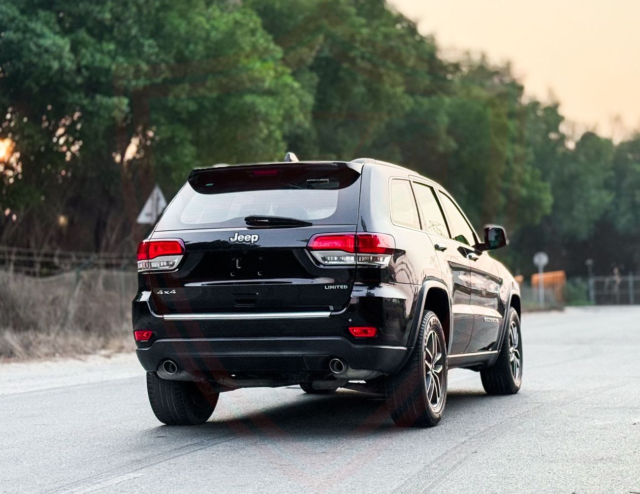 Jeep Grand Cherokee Limited 3.6L Jeep Grand Cherokee | 3.6 L | 2021 | GCC | Accident-Free |  In Excellent Condition | 13