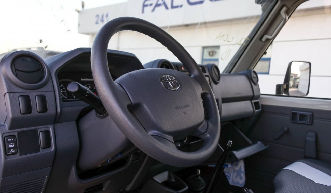 Toyota Land Cruiser 70 TOYOTA HARDTOP LC78 4.2L V6 13 SEATS MODEL 2023