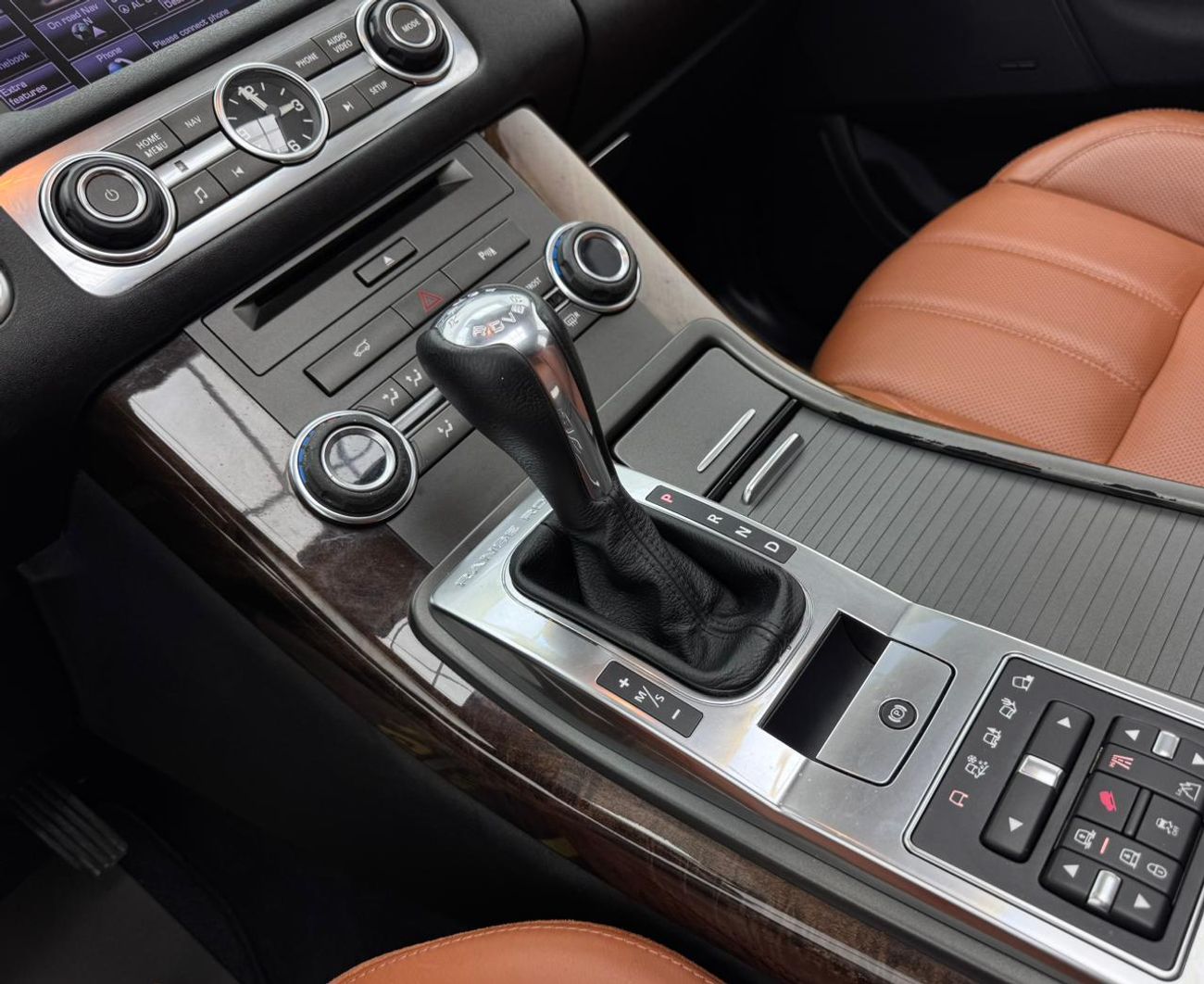 Land Rover Range Rover Sport 2013 Range Rover Sport HSE, Range Rover Service History, Excellent Condition, GCC