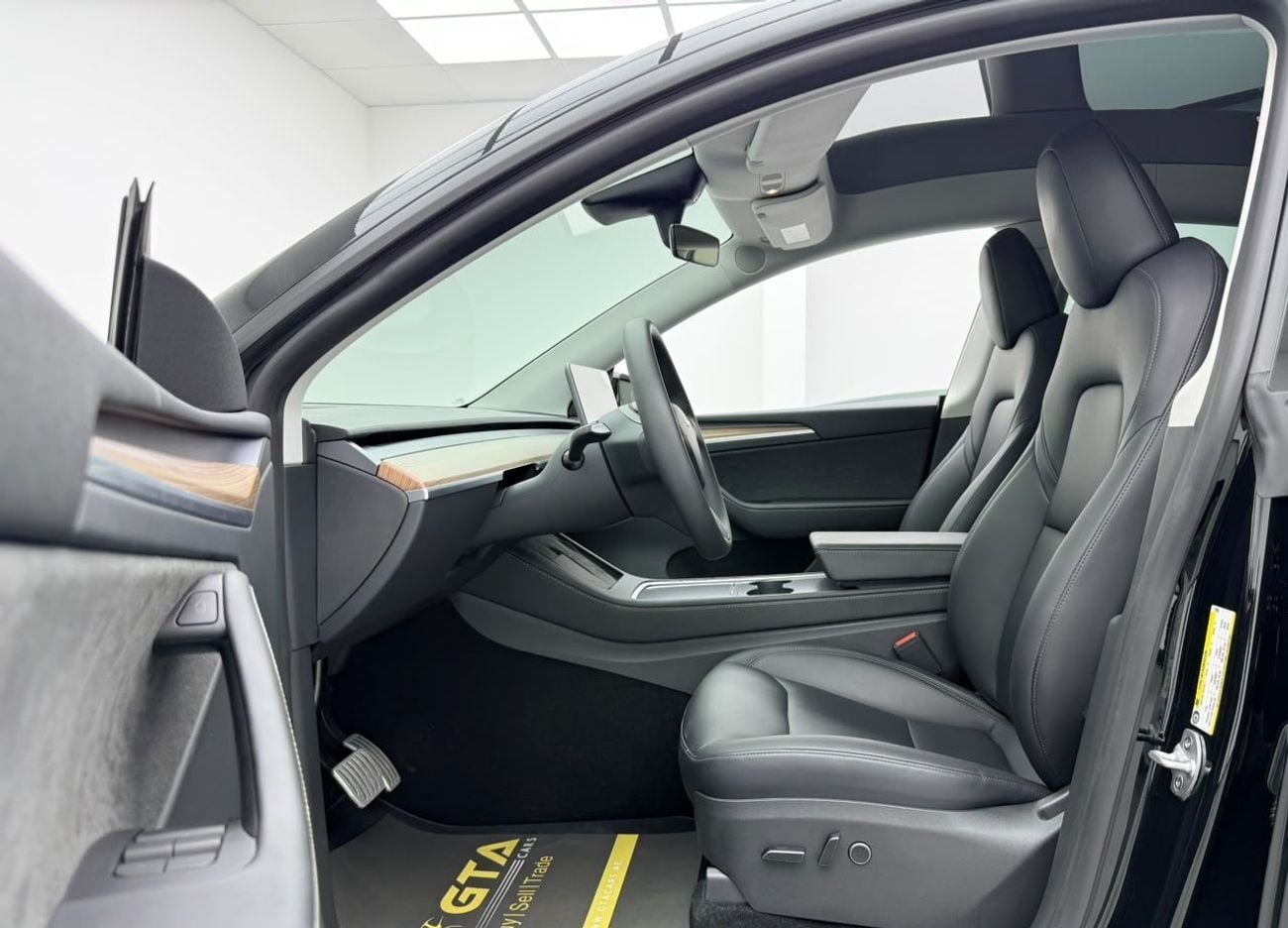 Tesla Model Y PERFORMANCE 2023 Tesla Model Y Performance, Warranty, Excellent Condition,  GCC Specs.