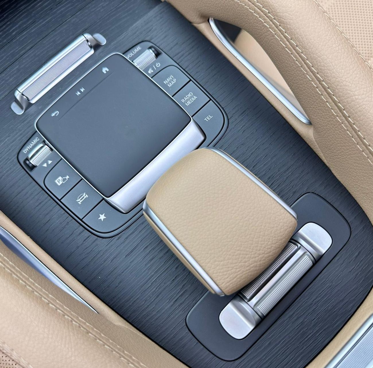 مرسيدس بنز GLS 580 2024 Mercedes GLS 580 4MATIC, Night Pack, Jan/29 Mercedes Warranty + Jan/27 Service Contract, FSH,GC