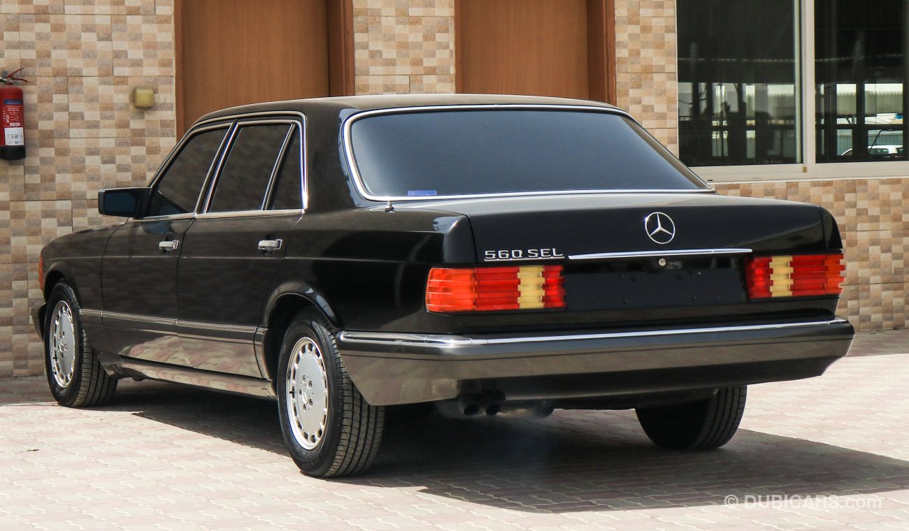 Mercedes-Benz 560 SEL