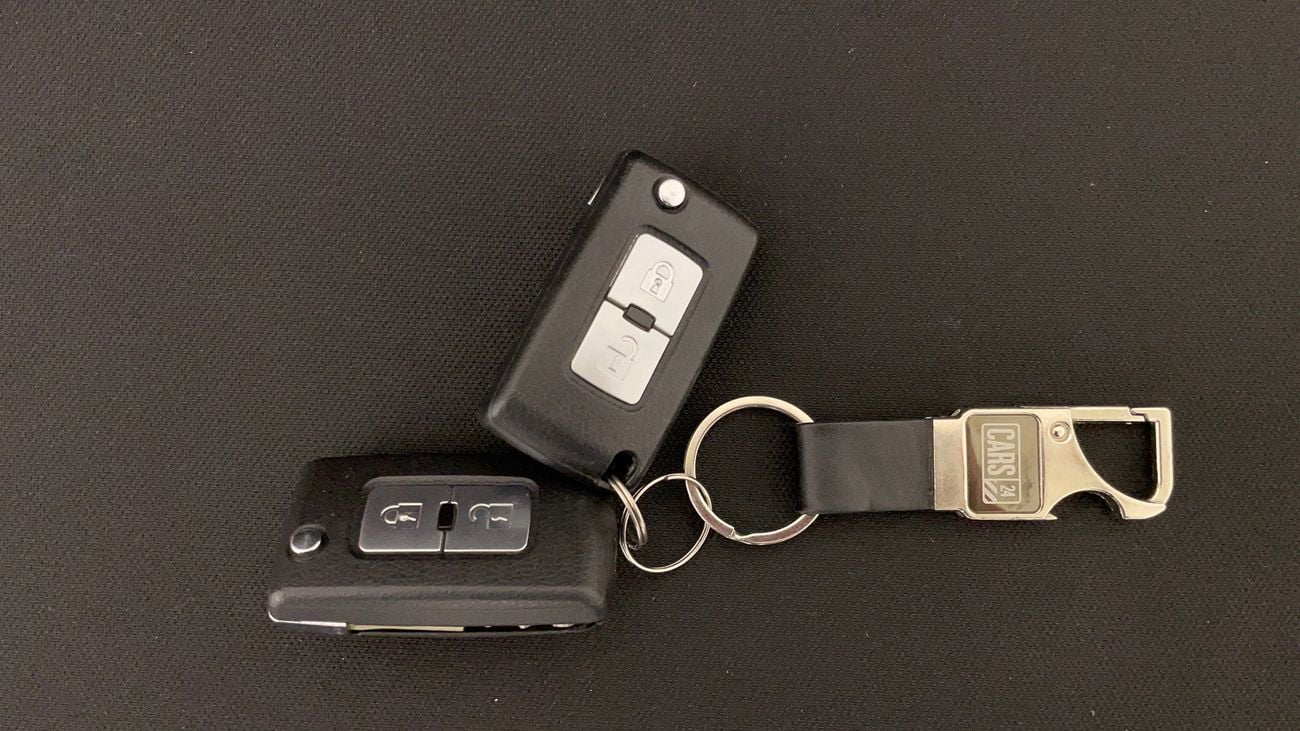 ميتسوبيشي باجيرو GLS LOWLINE 3.5 | بدون دفعة مقدمة | اختبار القيادة في المنزل