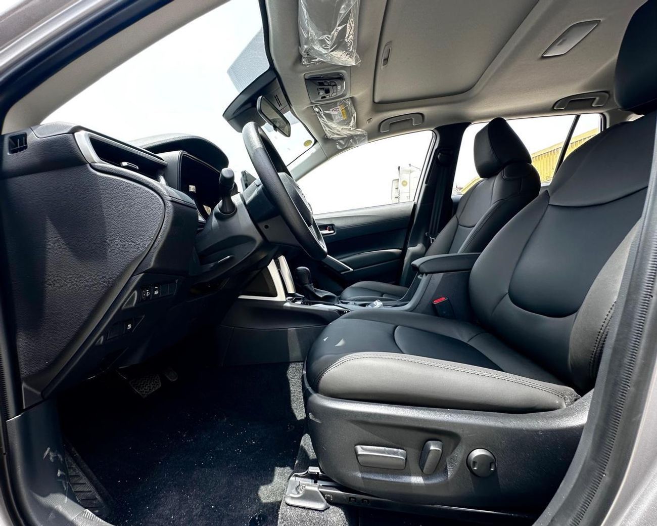 Toyota Corolla Cross TOYOTA COROLLA CROSS LUXURY EDITION 2025 (COLOR AVAILABILITY : WHITE, BLACK, GREY, SILVER)