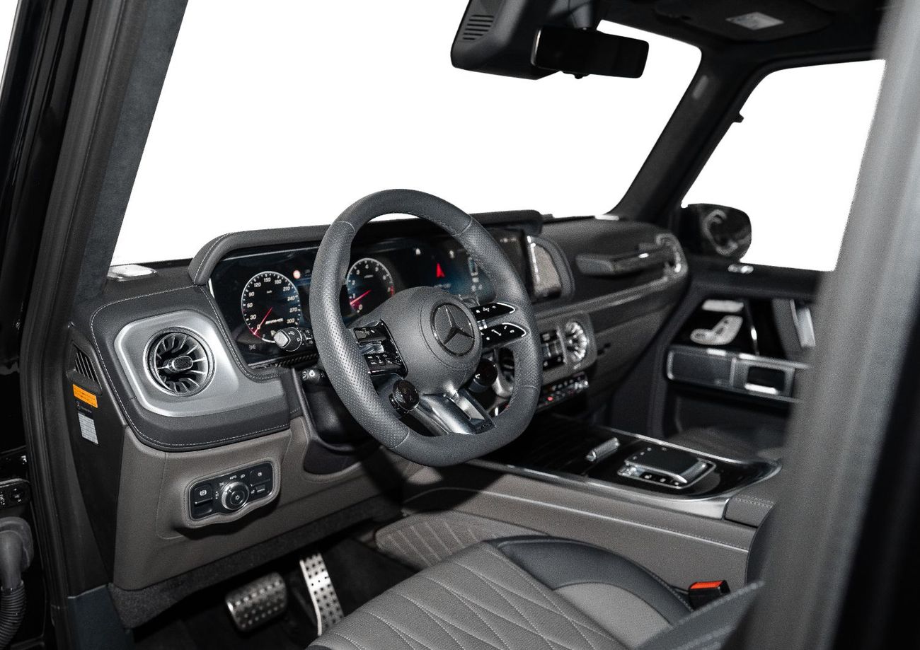 مرسيدس بنز G 63 AMG VERY LOW MILEAGE | 2025 G63 AMG | CARBON INTERIOR | G-MANUFAKTUR | BURMESTER AUDIO | WARRANTY