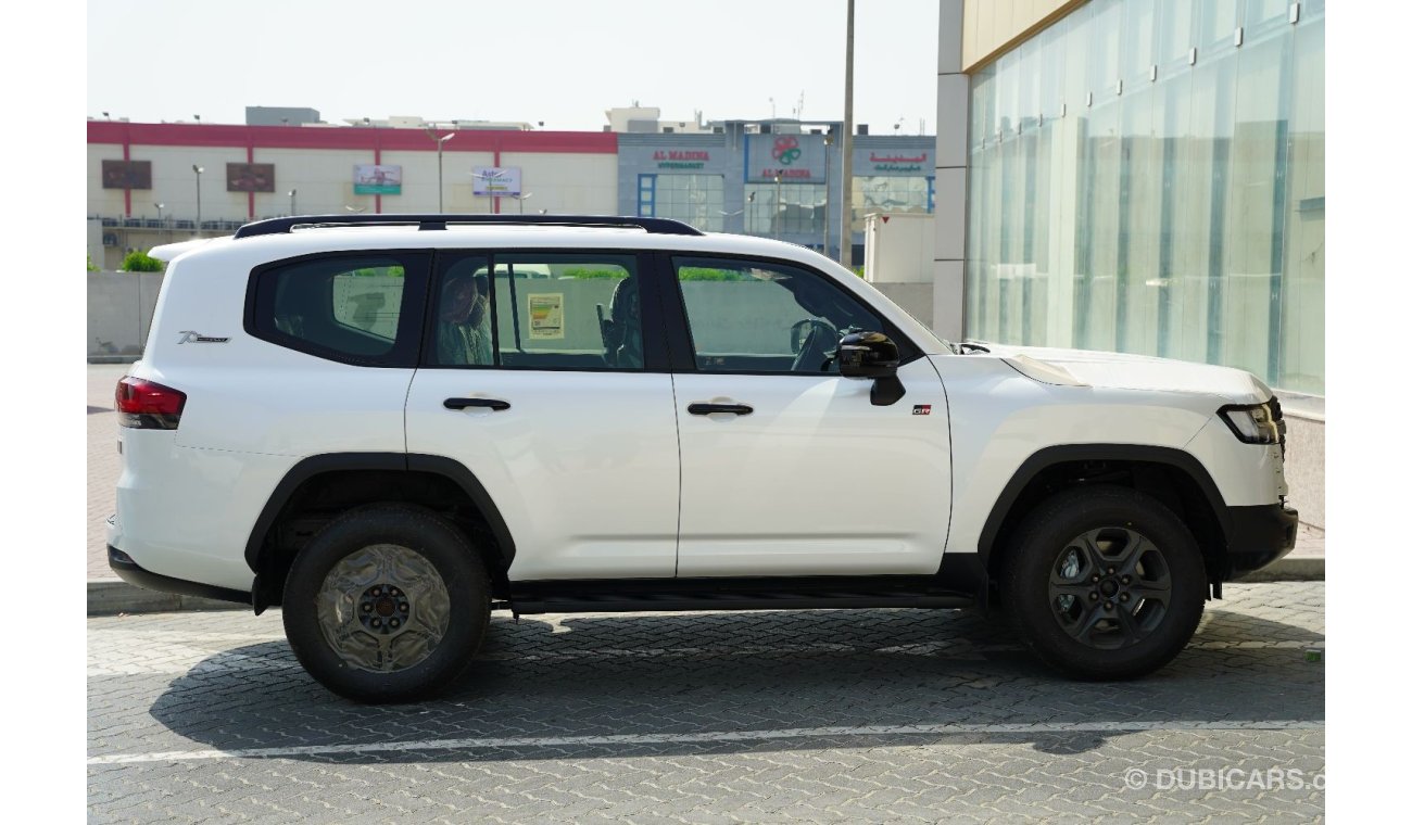 Toyota Land Cruiser 3.3 MODEL 2022 GR SPORT DIESEL ( RADARS / 4 CAMERAS / 7 SEATS ) GCC SPECS