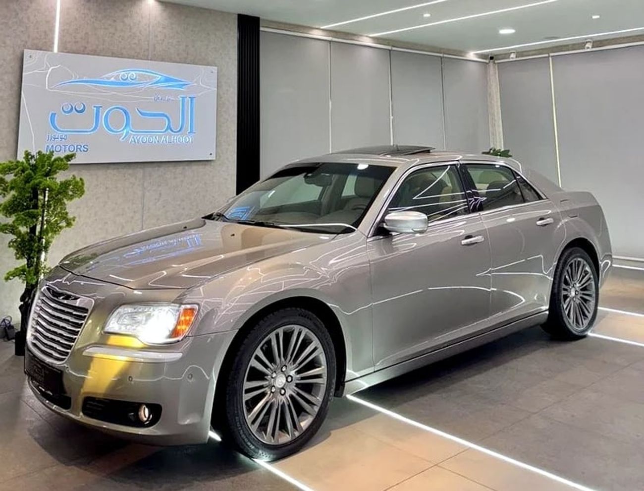 كرايسلر 300C Limited 3.6L || GCC || SPACIOUS AND DEPENDABLE || GREAT || EXCELLENT PERFORMANCE || COMFORT