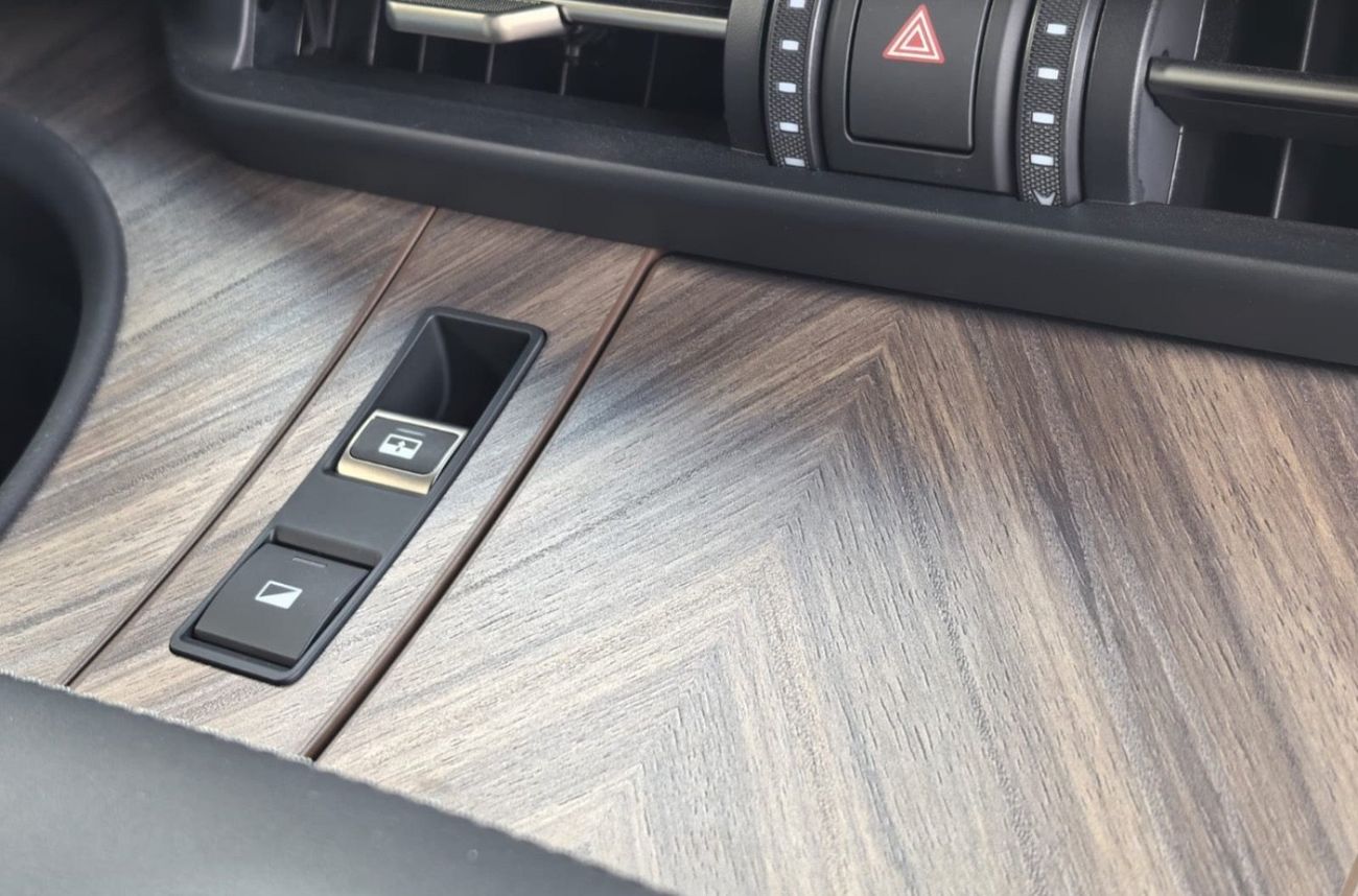 Lexus LM 350h 2025 LEXUS LM350h 2.5L HYBRID FULL OPTION