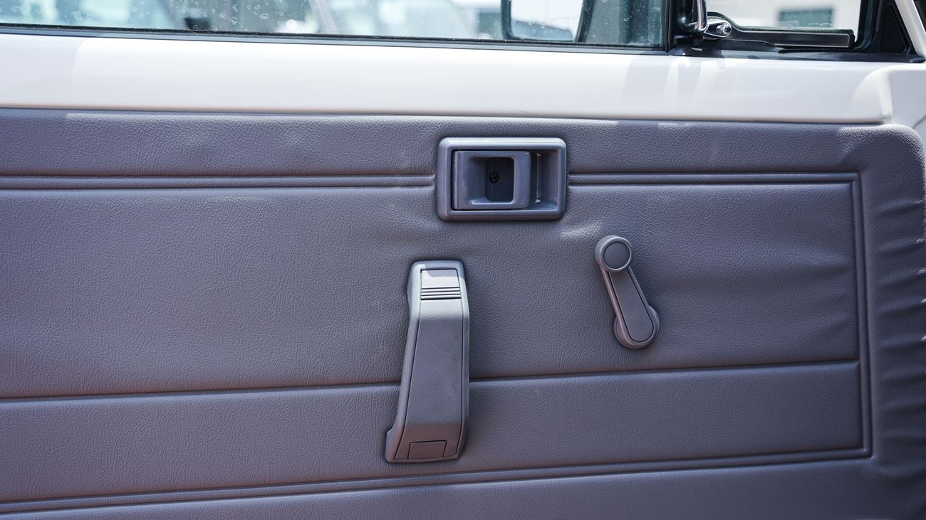 Toyota Land Cruiser 70