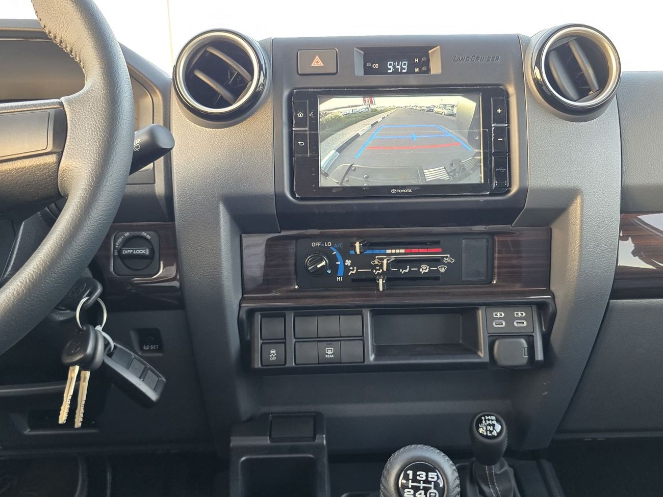 Toyota Land Cruiser 70 2024 Land Cruiser LC76 4.5L V8 Diesel MT