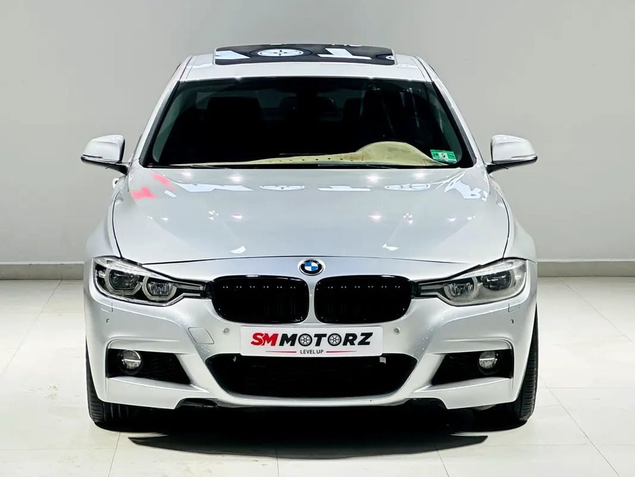 BMW 320i STD JOY EDITION