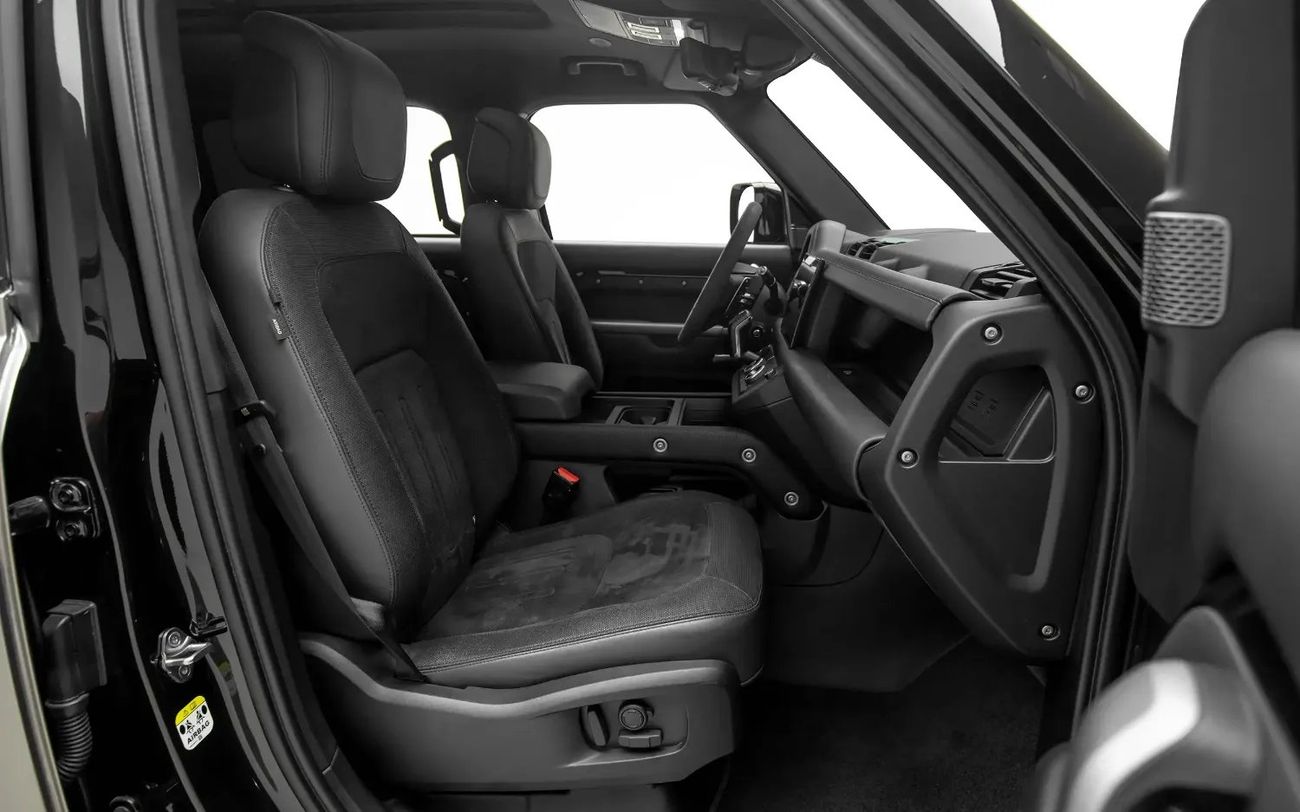 لاند روفر ديفندر 110 P525 V8 Edition - Euro Spec - With Al Tayer Warranty