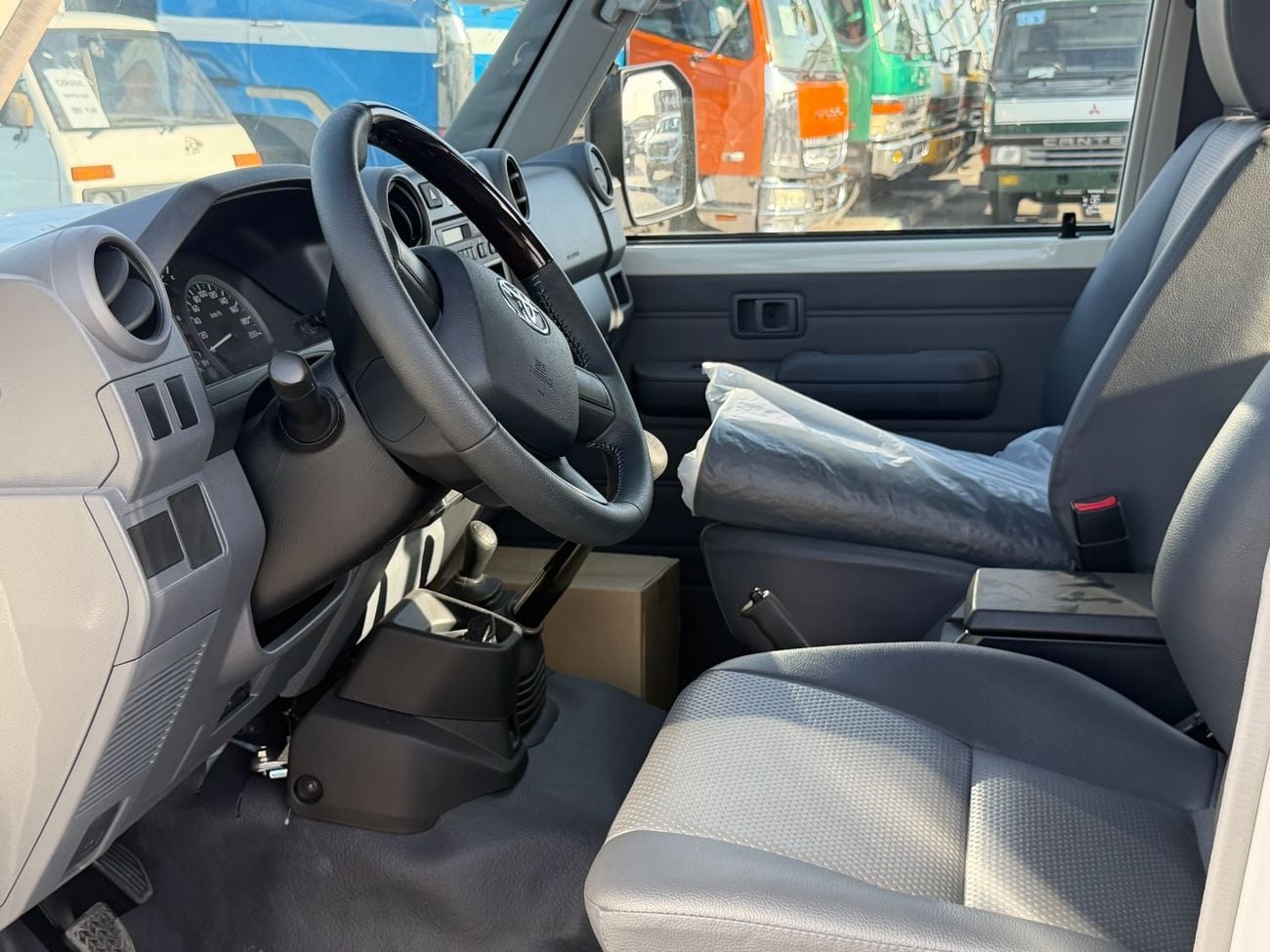 Toyota Land Cruiser Pick Up 2025 L/C Manual Petrol V6 4.0L