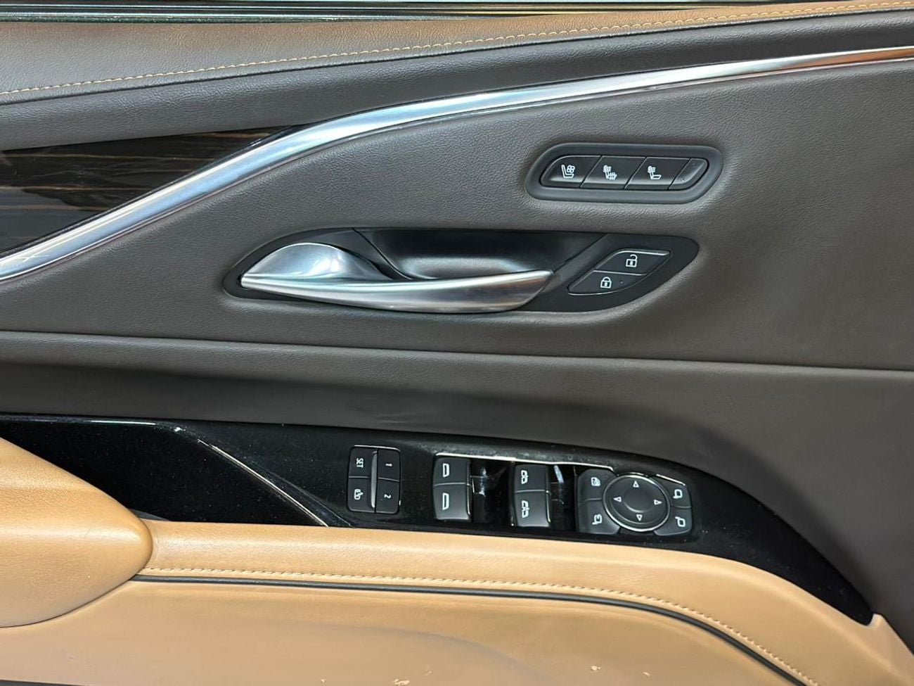 كاديلاك إسكالاد Sport Platinum 6.2L 4WD