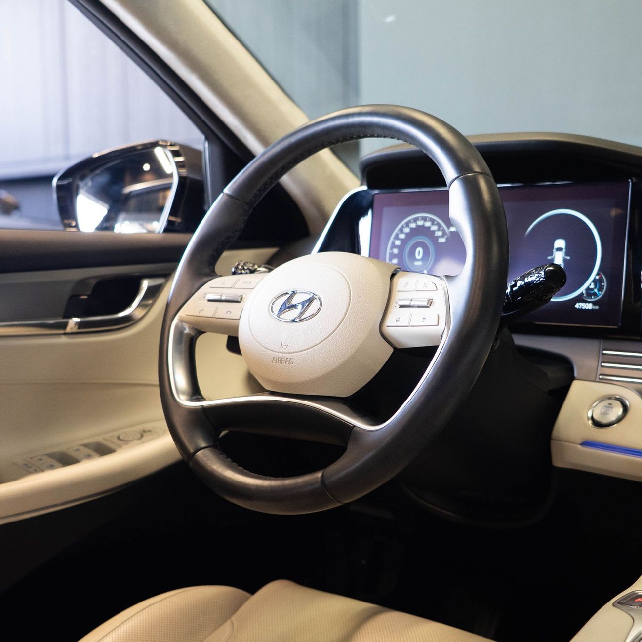 Hyundai Azera AED 1,915 P.M • 0% Downpayment • Hyundai Azera Calligraphy • Agency Warranty