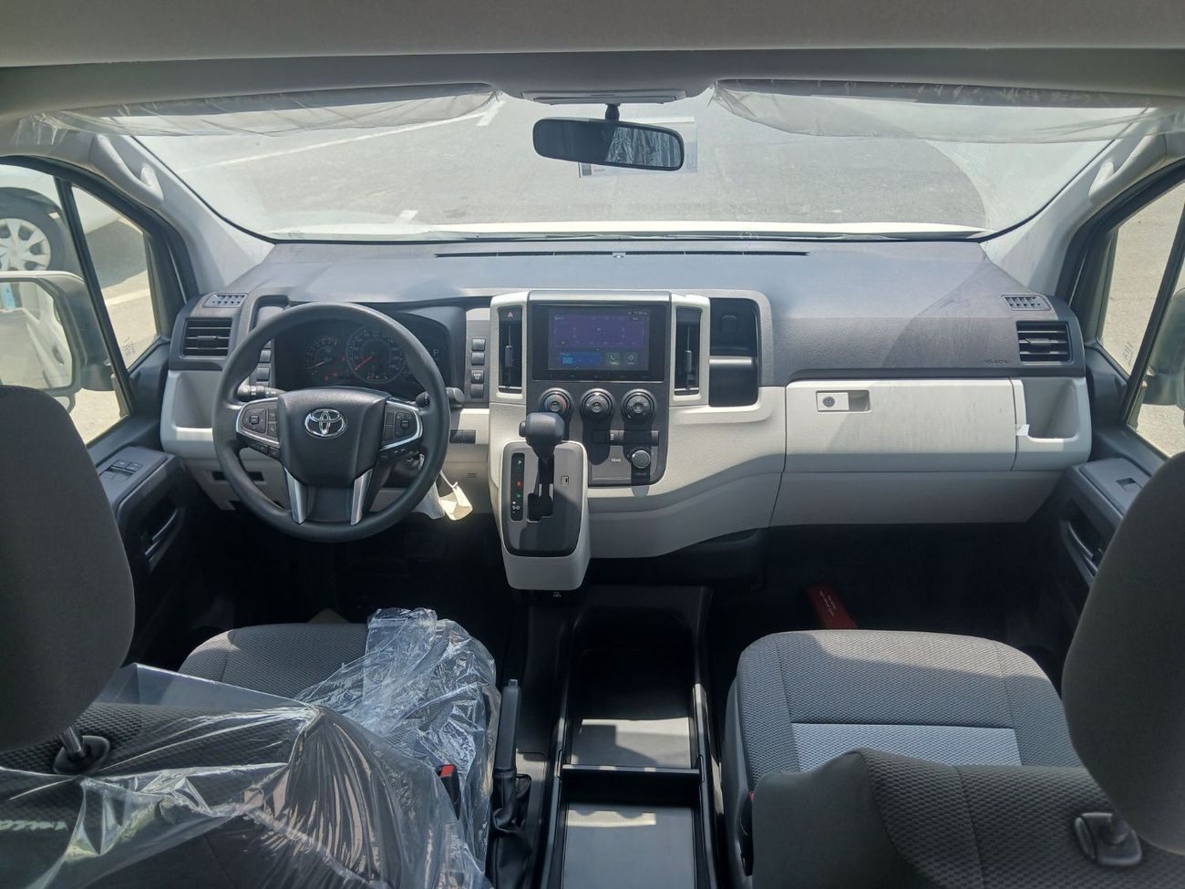 Toyota Hiace ECTTAE002 - 2026 Toyota Hiace Hrf Pass Van - 3.5L Petrol Auto - Black Bumper, 3PSB