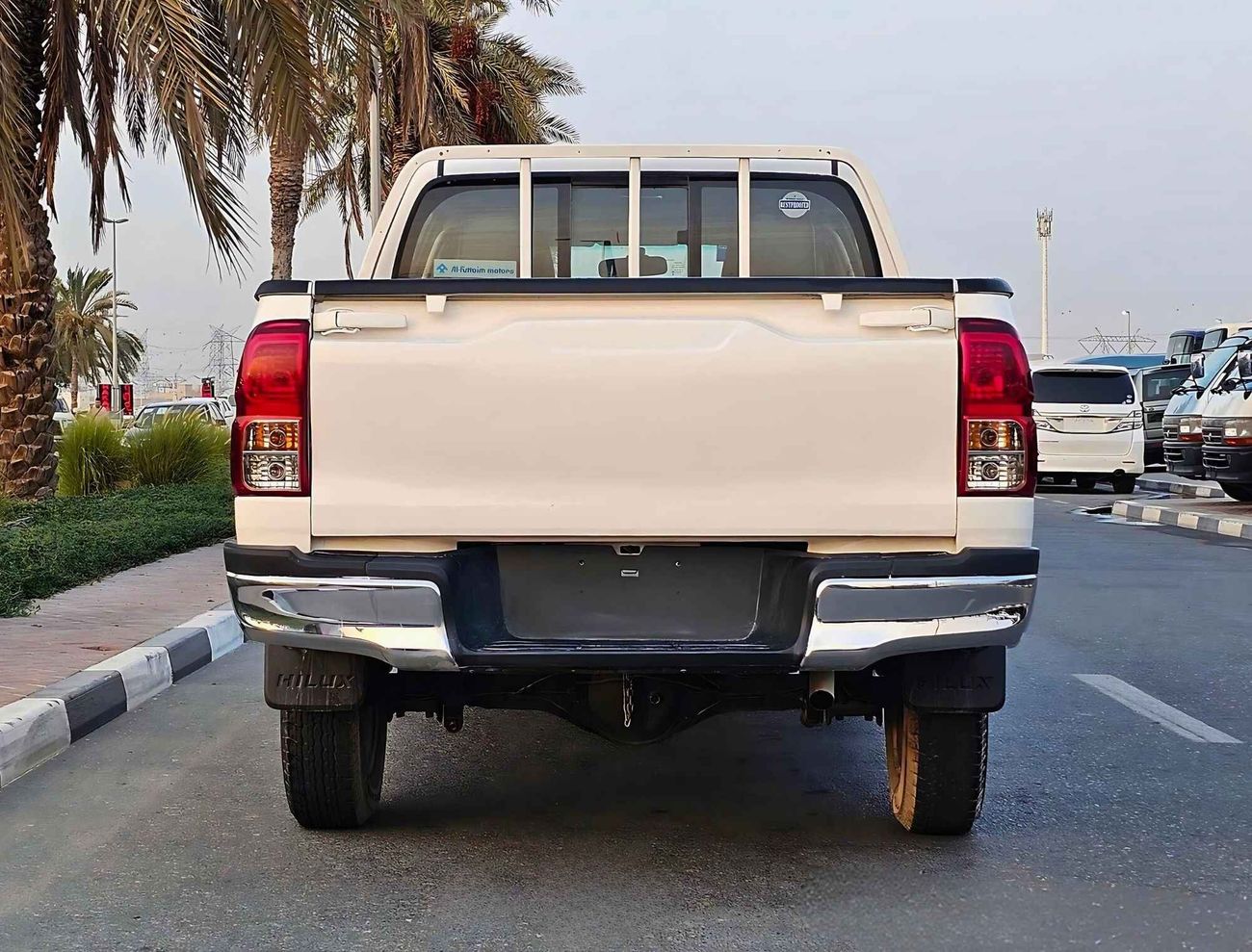 Toyota Hilux AUTOMATIC/ PATROL  4X4/ 2.7L D-CABIN/ GCC / LOT#201375