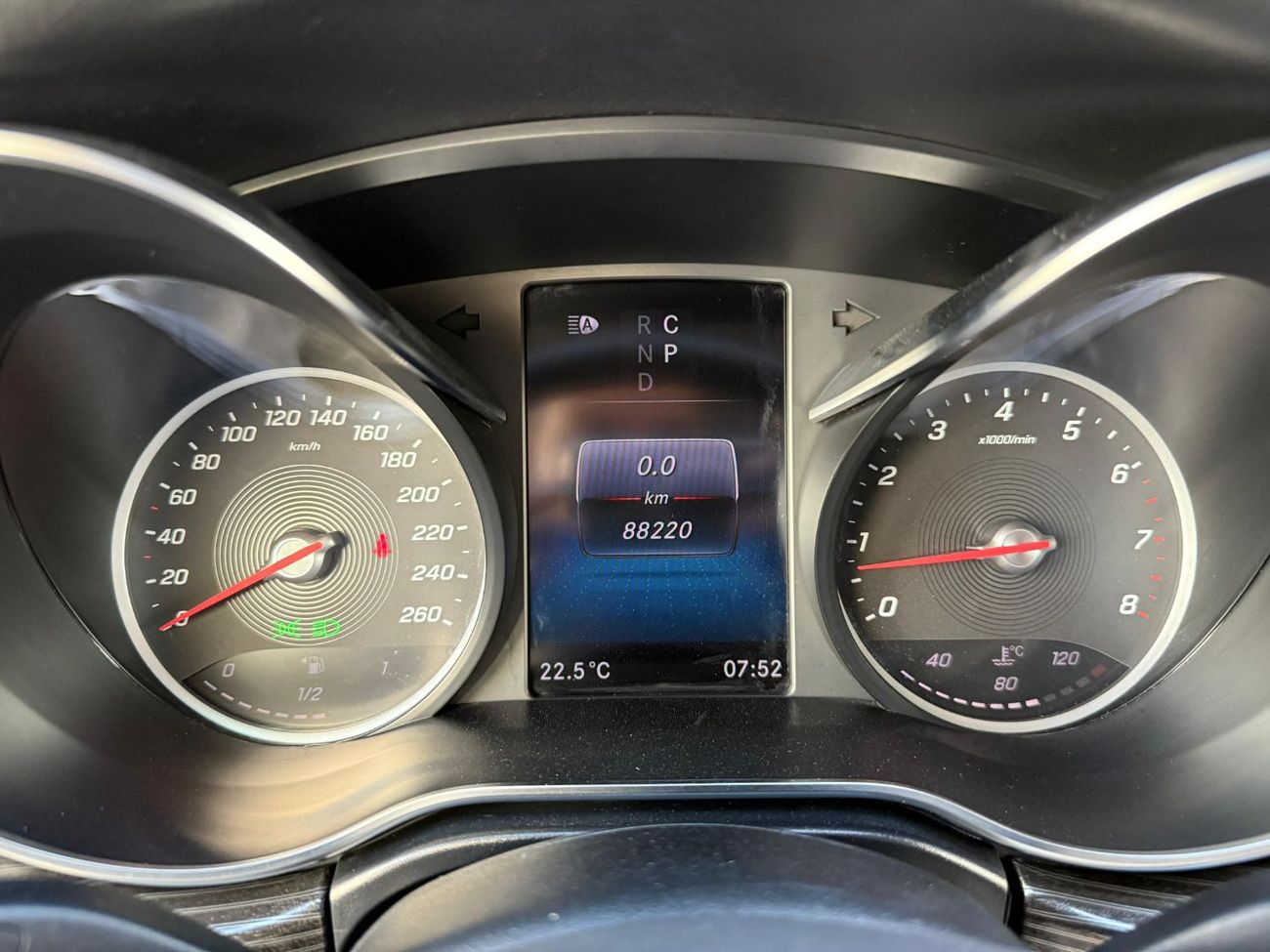 مرسيدس بنز V 250 GCC