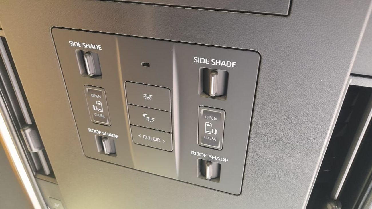 تويوتا ألفارد Executive Lounge