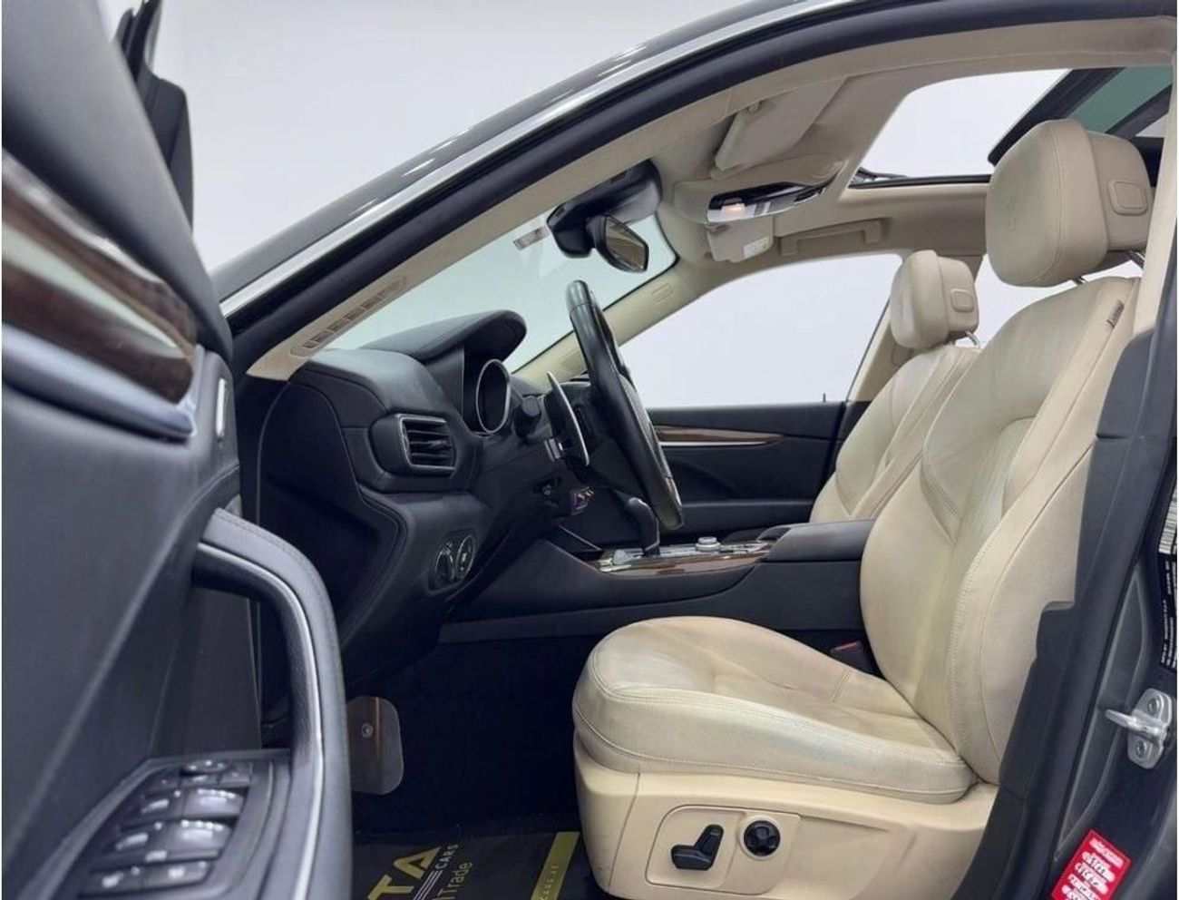 Maserati Levante SQ4 3.0L (430 HP) 2017 Maserati Levante SQ4, Warranty, Full Service History, Excellent Condition, GC