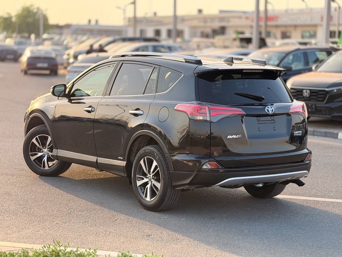 Toyota RAV4 Hybrid Limited 2.5L full option