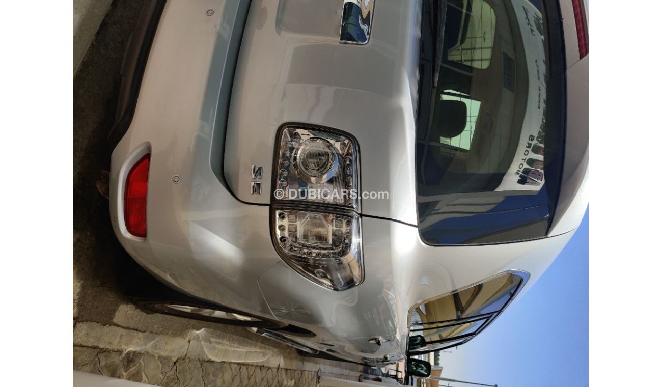 Nissan Patrol 2012 model GCC specs small engine no sunroof