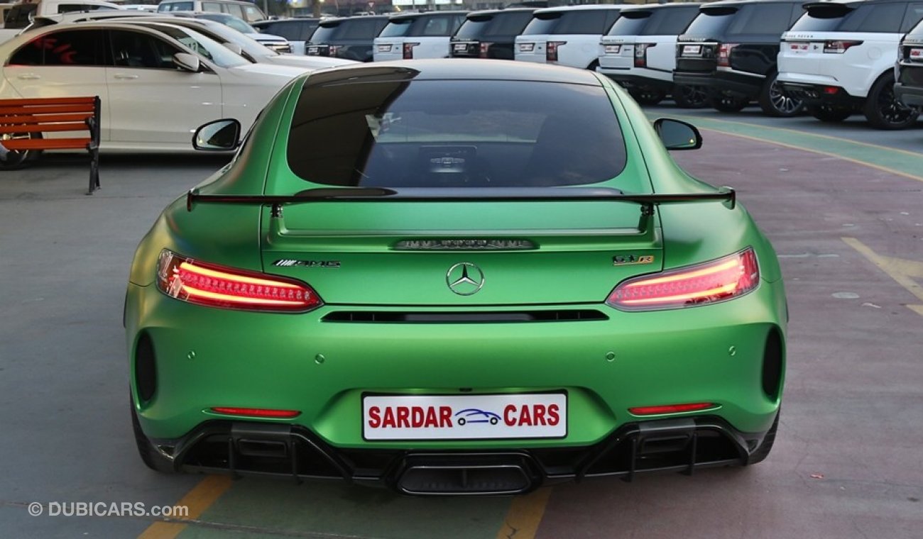 مرسيدس بنز AMG GT R