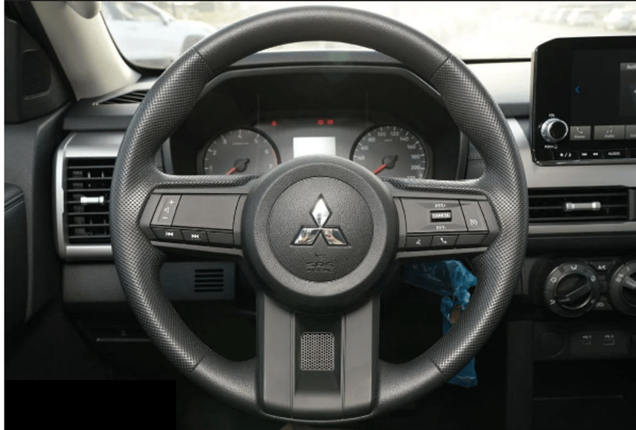 ميتسوبيشي L200 ECTP2M023 – 2025 Mitsubishi L200 Double Cab Pick Up GLX – 2.4L Petrol Manual – White with Black Inte