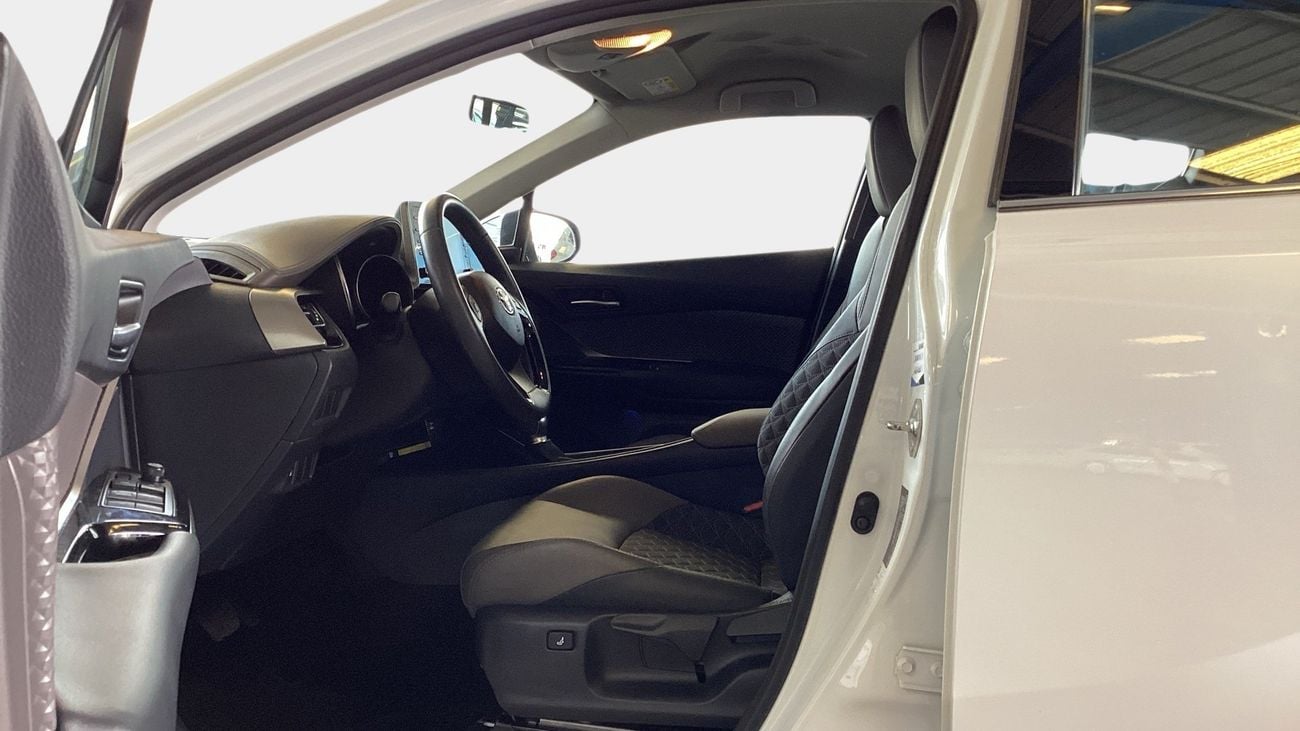 Toyota C-HR 1.8 VVT I-HYBRID VX AUTO | Guaranteed Warranty | 0 Down Payment