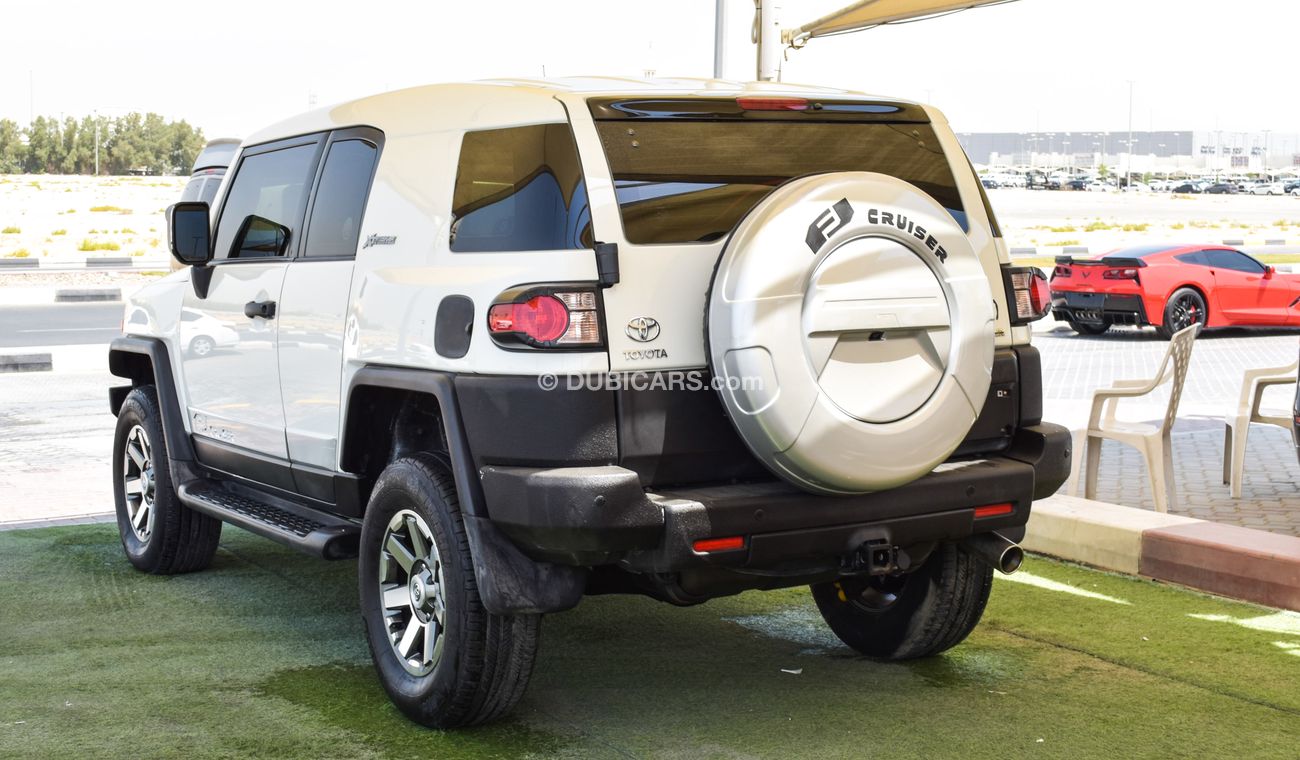 Used Toyota FJ Cruiser With XTreme body kit 2013 for sale in Sharjah