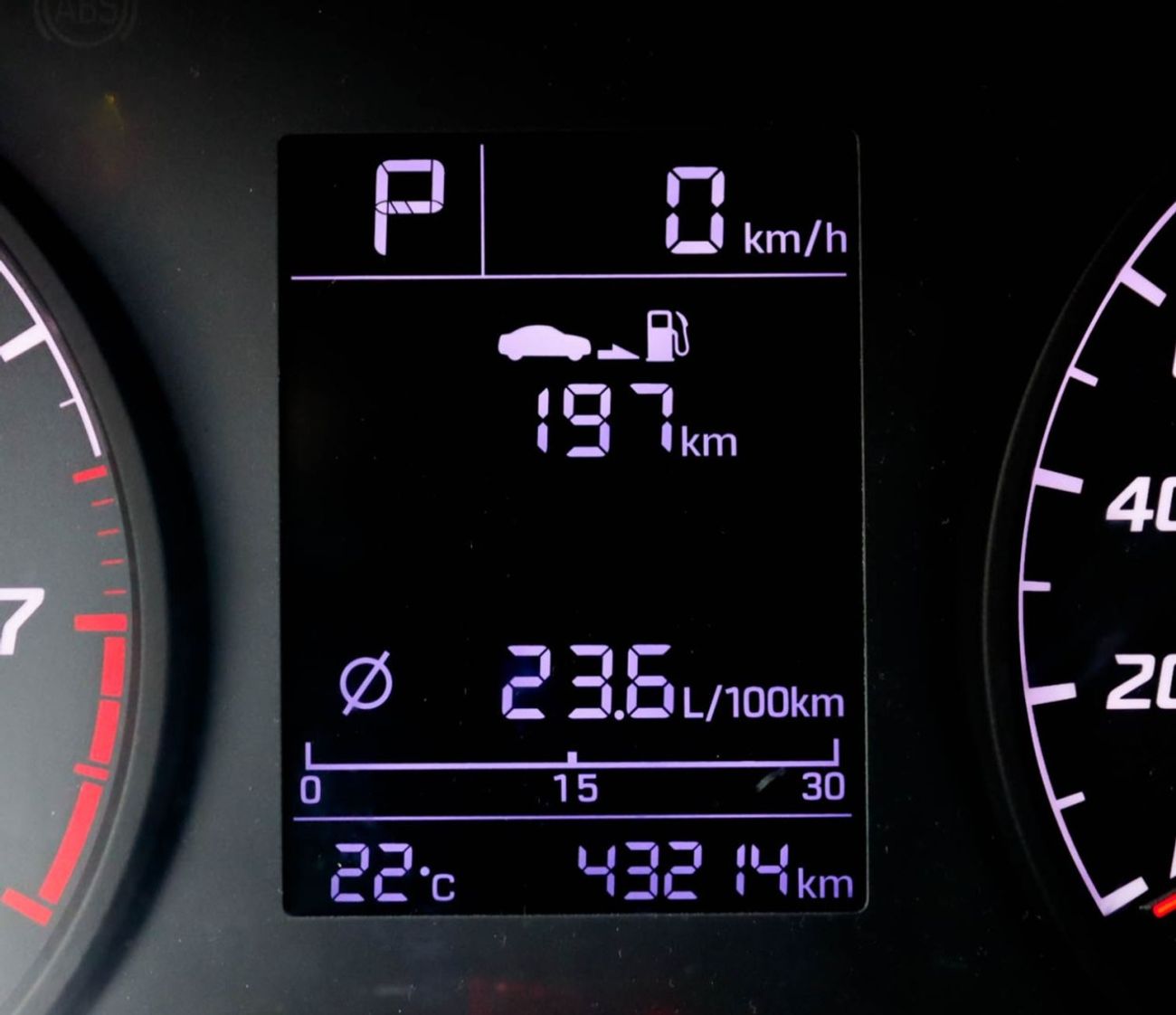 هيونداي أكسنت Base 1.6L (138 HP) hyundai accent  2022 GCC 1.6 L accident-free original paint in excellent conditio