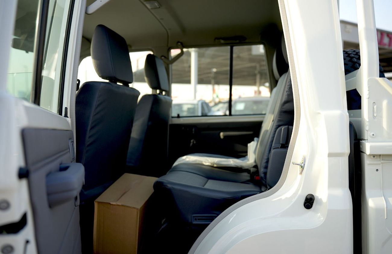 Toyota Land Cruiser Pick Up LC79 DSL DC 4.2L MT/TEVT4 Basic