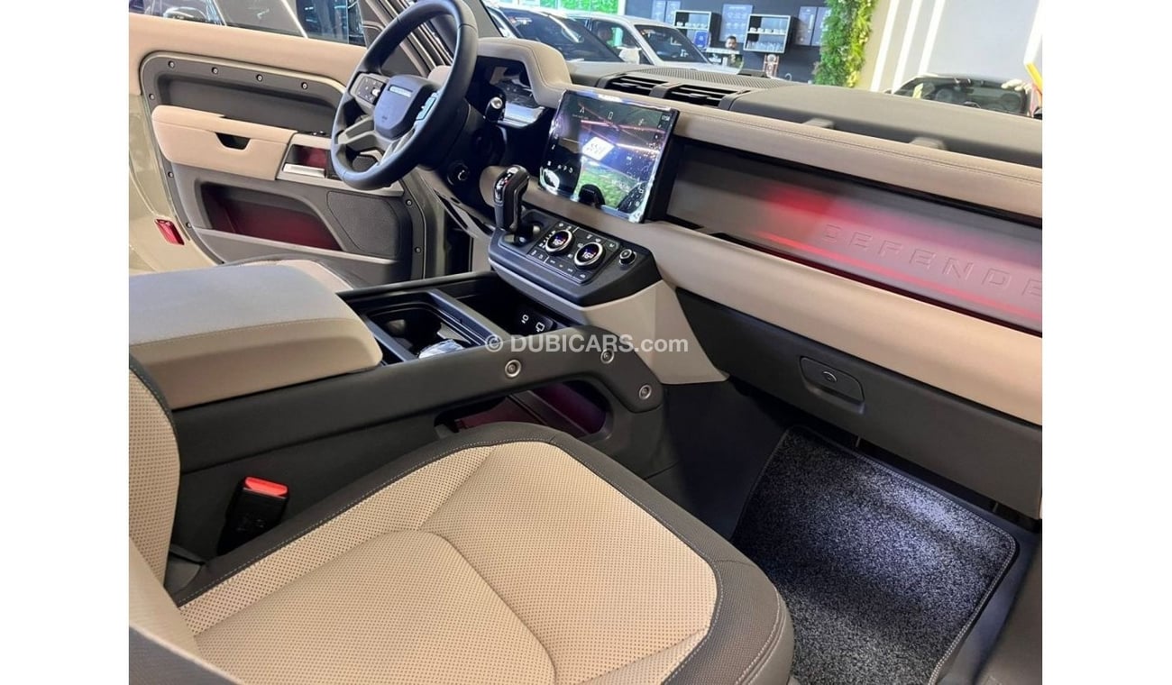 Land Rover Defender Defender 90 X-Dynamic P300 /V4 / 2023 /3 Year warranty and service contract