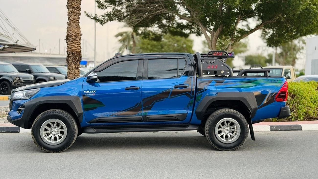 Toyota Hilux GR SPORTS BODY KIT INSTALLED | DOUBLE CABIN | MANUAL TRANSMISSION | 2.8L DIESEL | POWER SEATS | SPOR