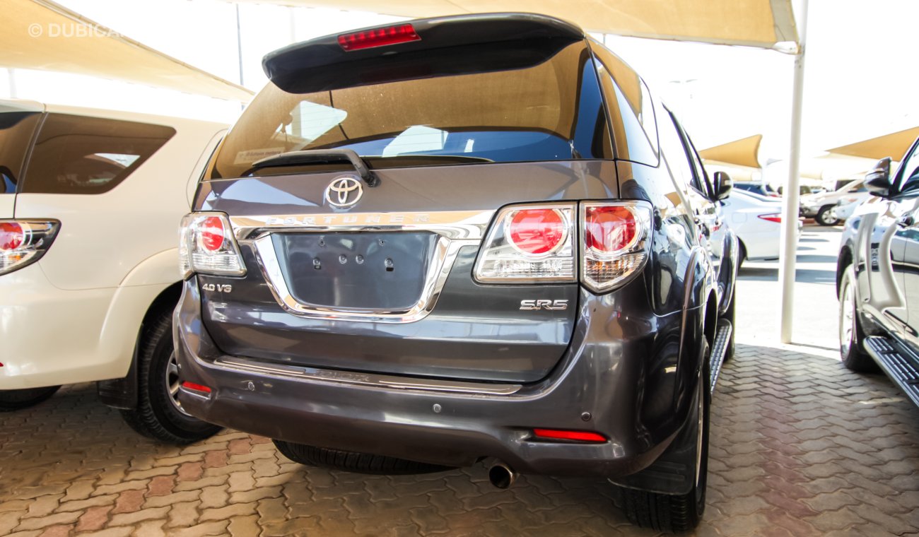 Toyota Fortuner 4.0 V6 SR5