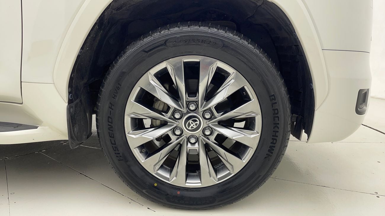 Toyota Land Cruiser GXR 4.0L 2022 GXR | AED 3161/Month | 0 DP | 30 Day Return | Warranty | Service History