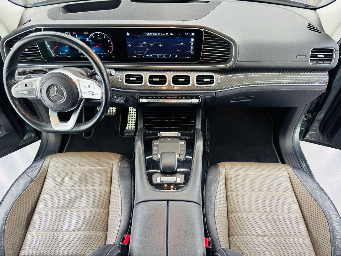 مرسيدس بنز GLS 580 2020 Mercedes-Benz GLS 580 4MATIC GCC